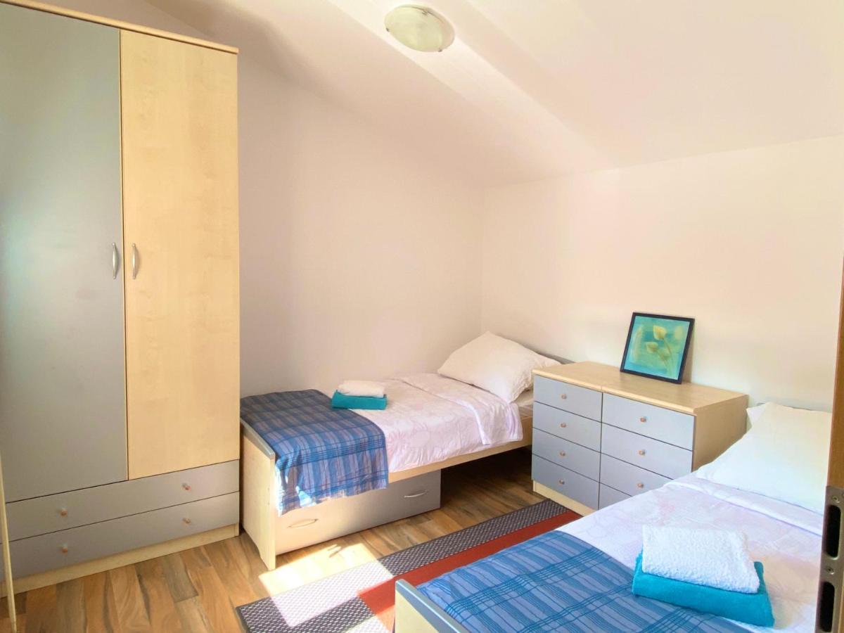 Apartments Mani โตรกีร์ ภายนอก รูปภาพ