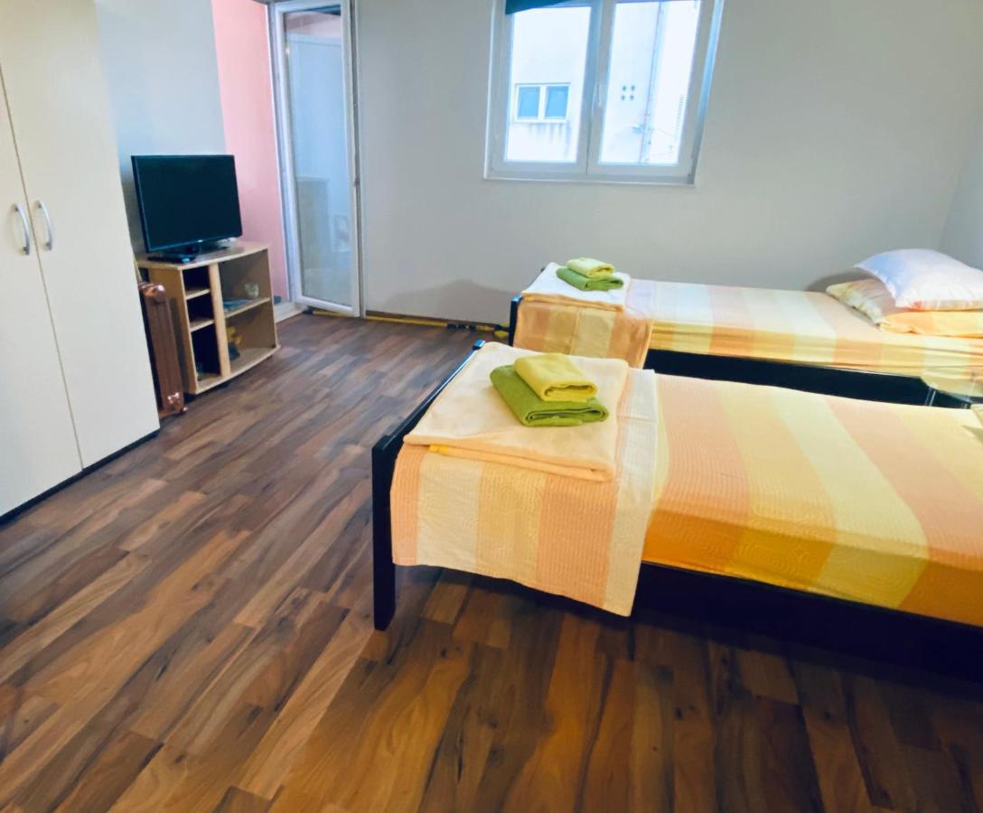 Apartments Mani โตรกีร์ ภายนอก รูปภาพ