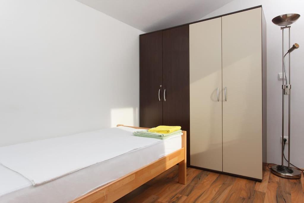 Apartments Mani โตรกีร์ ภายนอก รูปภาพ