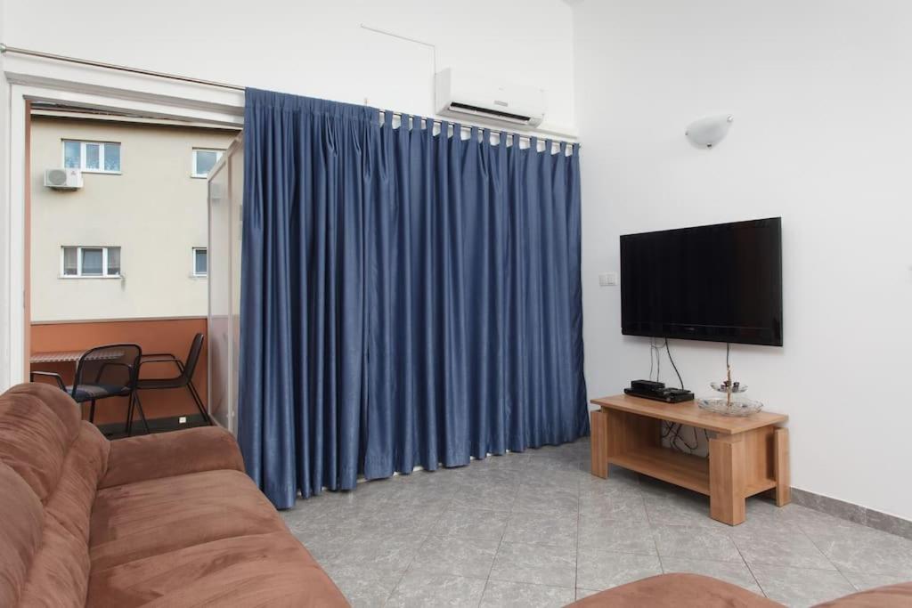 Apartments Mani โตรกีร์ ภายนอก รูปภาพ