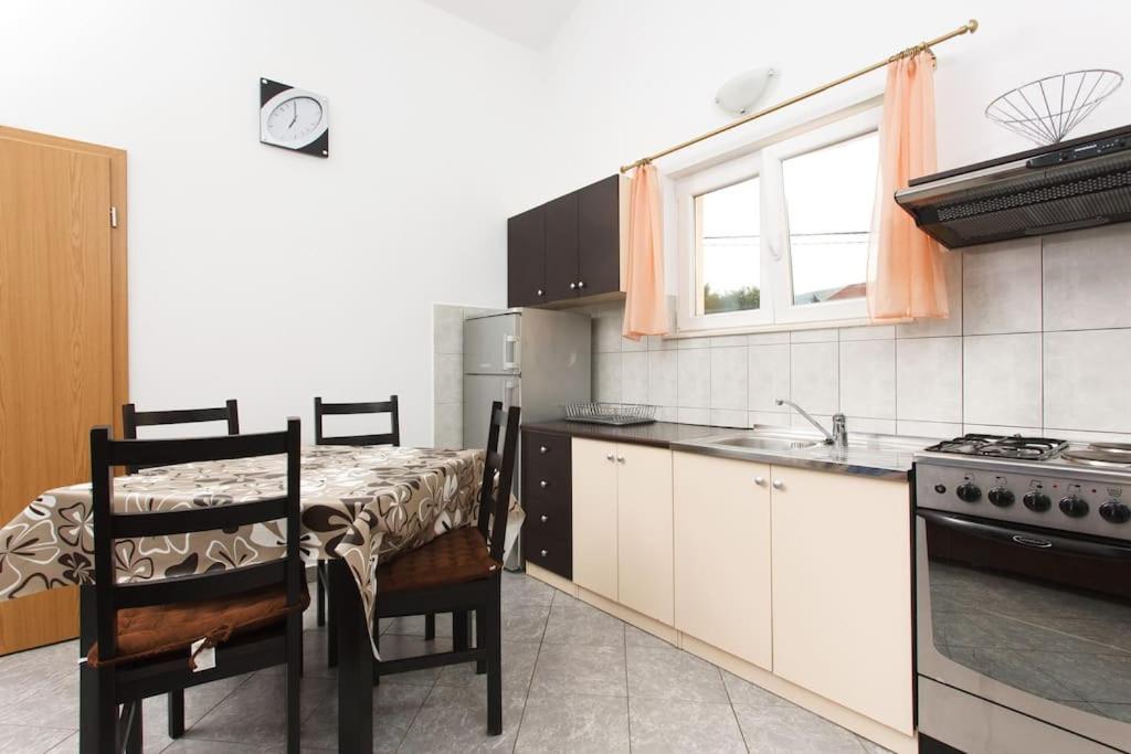 Apartments Mani โตรกีร์ ภายนอก รูปภาพ